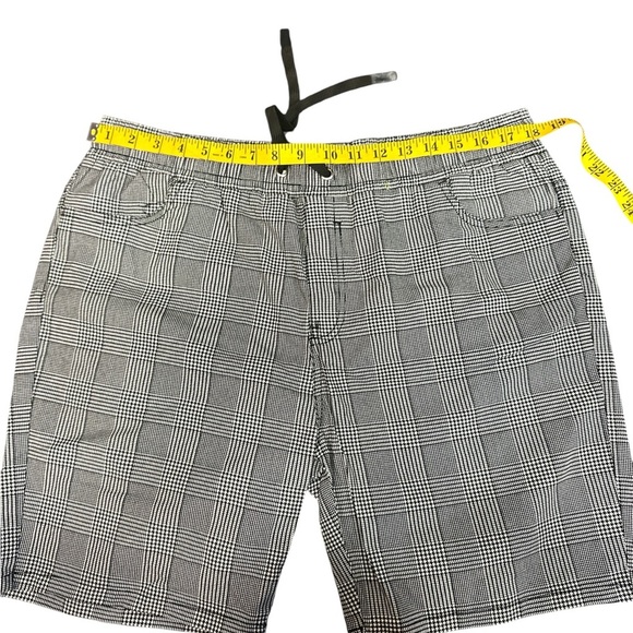 Men's Black and White Plaid Flat Front Shorts - Picture 4 of 7